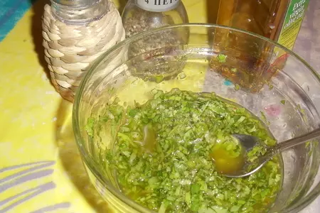 Шампиньоны, фаршированные куриным фаршем с соусом из кинзы: шаг 5