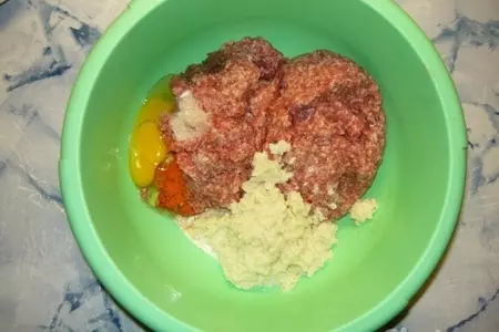Мясной рулет на новый год "кролик": шаг 6