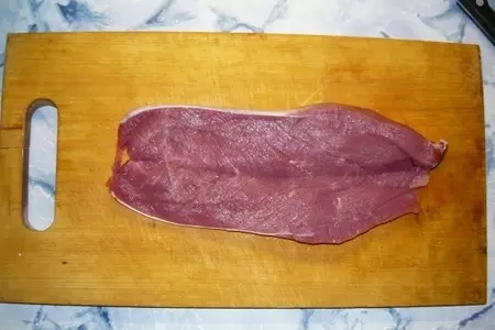 Мясной рулет на новый год "кролик": шаг 7