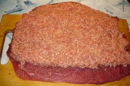 Мясной рулет на новый год "кролик": шаг 10