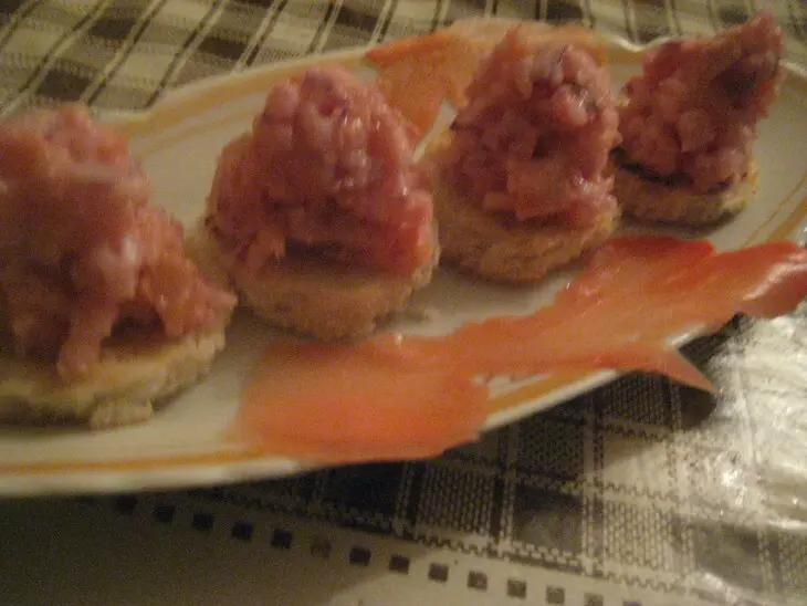Канапе "сакура".: шаг 1