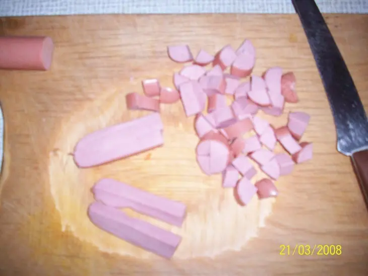 Киш с овощами и сосисками: шаг 6
