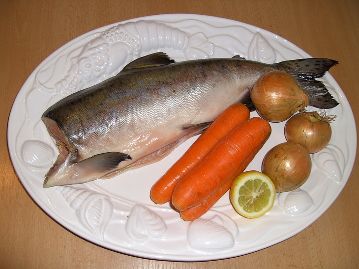 Фаршированый лосось запечёный в слоёном тесте: шаг 1