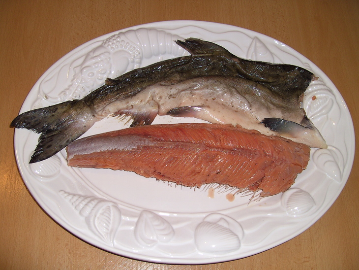 Фаршированый лосось запечёный в слоёном тесте: шаг 3