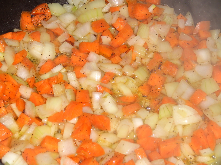 Фаршированый лосось запечёный в слоёном тесте: шаг 4