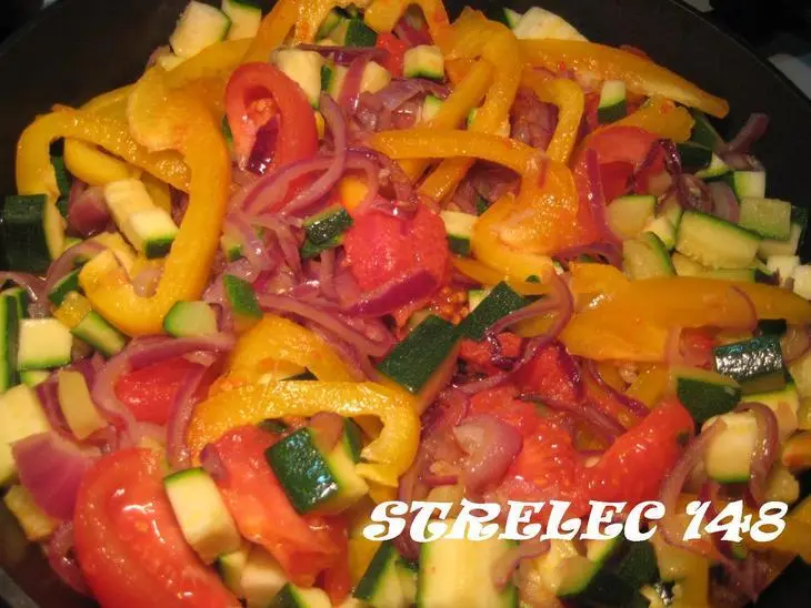 Капоната с кедровыми орехами и каперсами.: шаг 1
