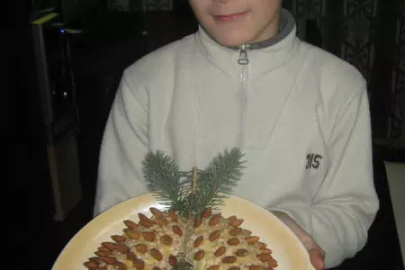 Салат «сосновые шишки»: шаг 1