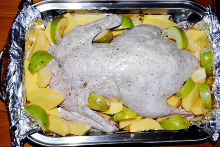 Утка фаршированная с яблоками: шаг 2