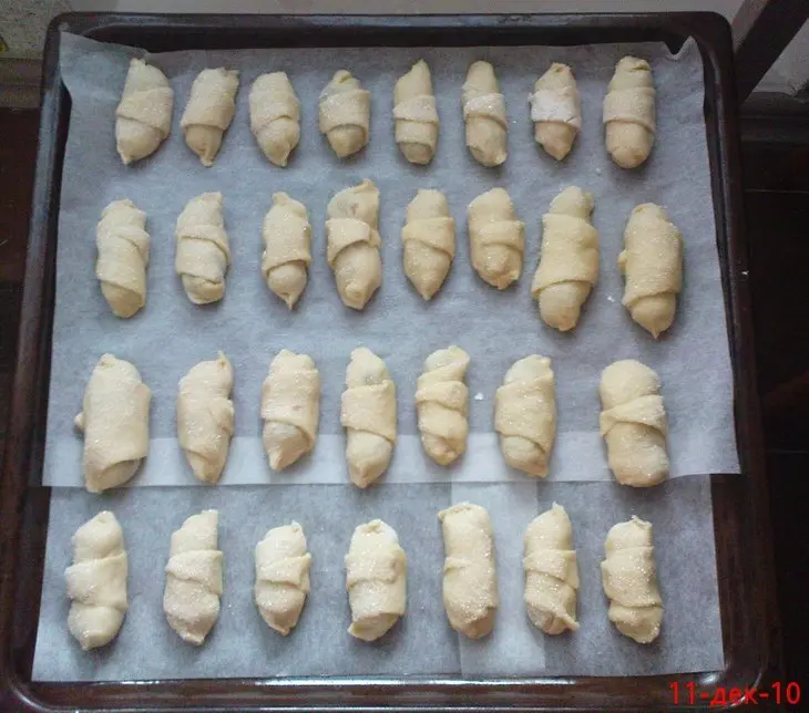 Рогалики с вишней: шаг 7