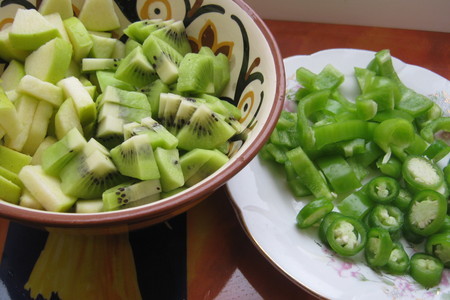 Салат "зелёный" с кабачком ("ложный гриль").: шаг 2