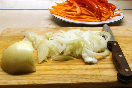 Сёмга с кисло-сладкими овощами в рисовой бумаге. спринг роллы.: шаг 3