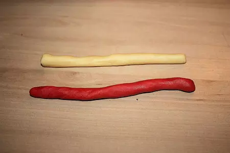 Печенье песочное «посохи» (candy cane cookies): шаг 4