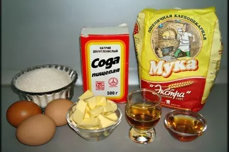 Медовик "в гостях у сказки".: шаг 1
