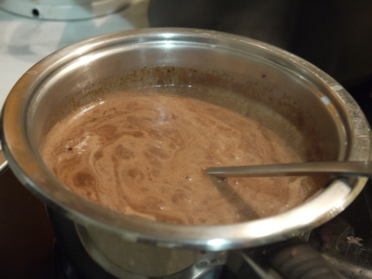 Горячий шоколад со сбрендившими вишнями (согревающий напиток в холодные зимние вечера): шаг 3