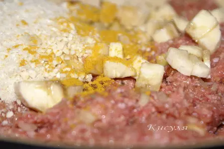 Тефтели с кешью, бананами и карри: шаг 3