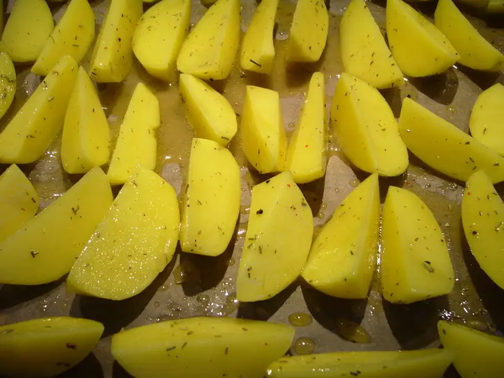 Печеная розмариновая картошка с апельсиновым соусом-сальсей: шаг 4