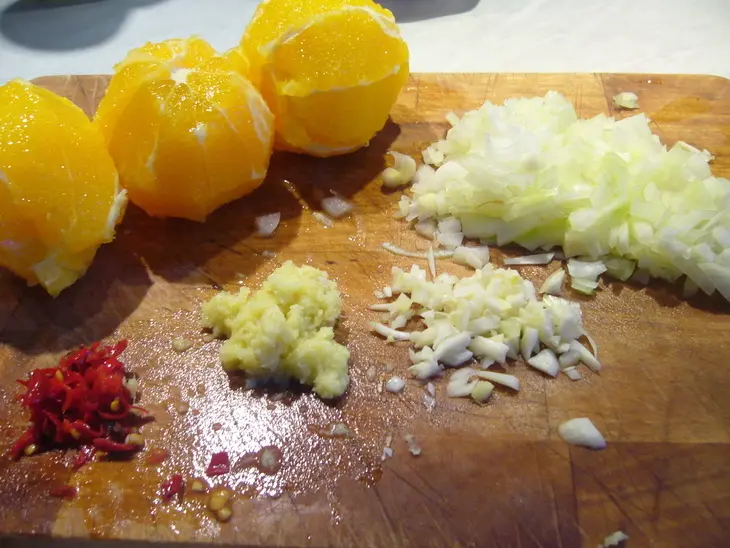 Печеная розмариновая картошка с апельсиновым соусом-сальсей: шаг 6