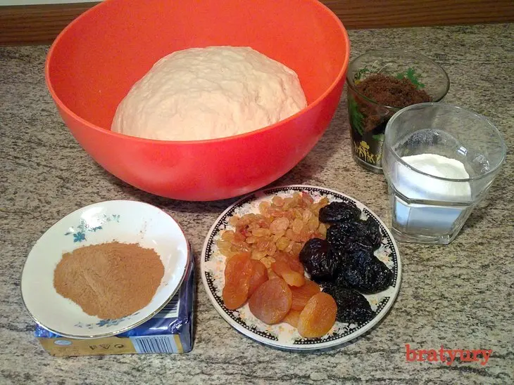Monkey bread - обезьяний хлеб. десерт, который обожают не только дети: шаг 1