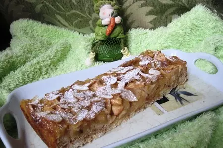 Песочный яблочный пирог с пряной лимонно-медовой заливкой: шаг 5