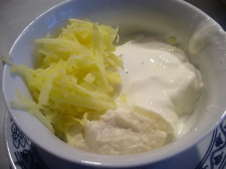 Мясной салат с морковью и редькой: шаг 3