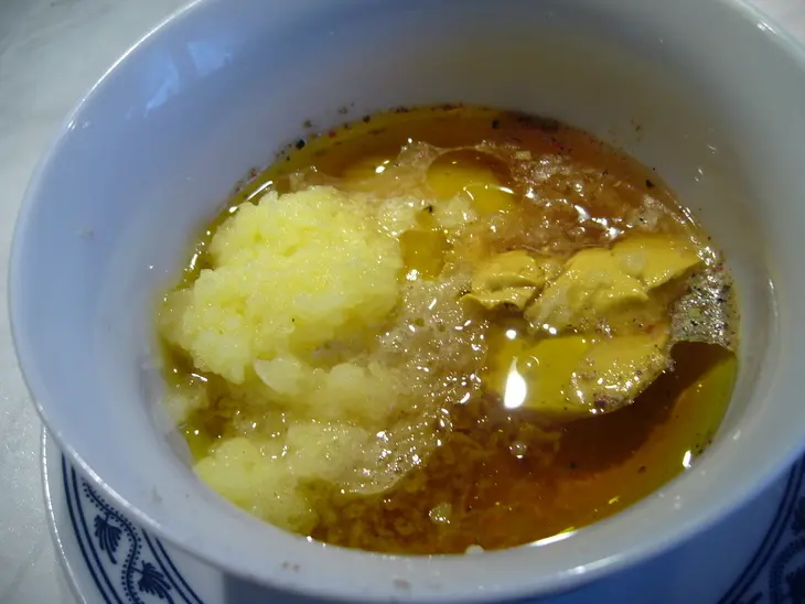 Салат с запеченными и маринованными свеклой и картошкой: шаг 6