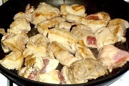 Свинина с грибами и маслинами: шаг 3