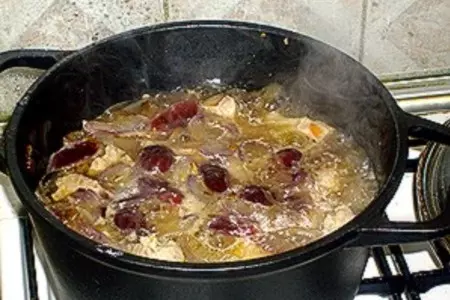 Свинина с грибами и маслинами: шаг 8