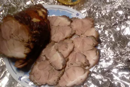 Рулет из рульки в маринаде из сливовой аджики, запечённый в рукаве.: шаг 7