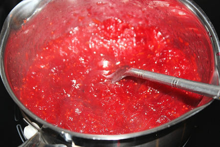 Рассыпчатое печенье с клюквенным джемом «отпечатки» (cranberry thumbprints): шаг 6