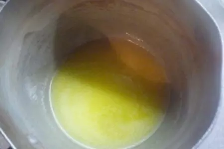 Шоколадно-миндальный бисквит с итальянской меренгой "снежная гора": шаг 2