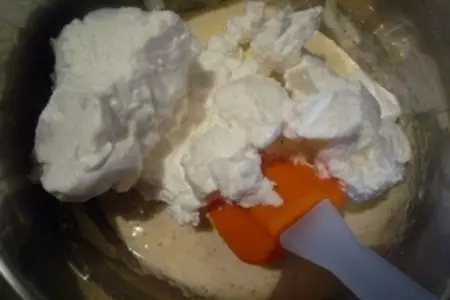 Шоколадно-миндальный бисквит с итальянской меренгой "снежная гора": шаг 8