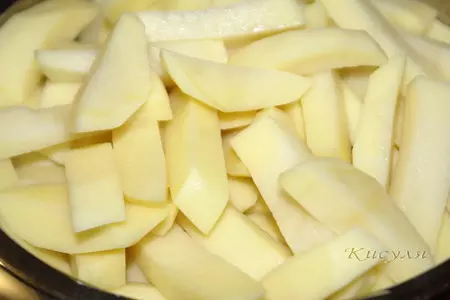 Жаркое из говядины с изюмом и пикантными сухариками: шаг 1