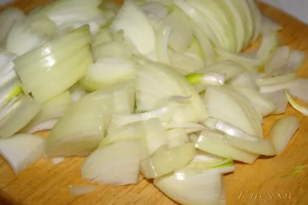 Жаркое из говядины с изюмом и пикантными сухариками: шаг 2