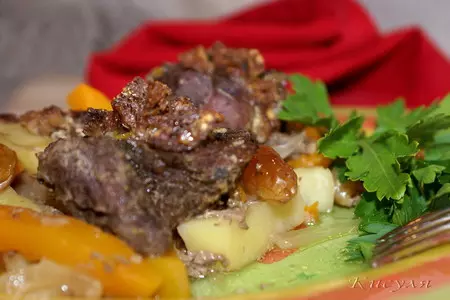 Жаркое из говядины с изюмом и пикантными сухариками: шаг 6