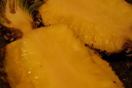 Салат с крабовым мясом и ананасом // crab and pineapple salad: шаг 2