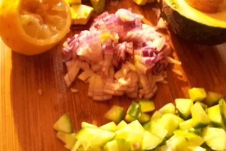 Салат с крабовым мясом и ананасом // crab and pineapple salad: шаг 4