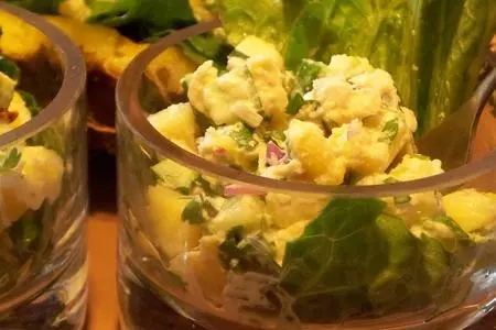 Салат с крабовым мясом и ананасом // crab and pineapple salad: шаг 6