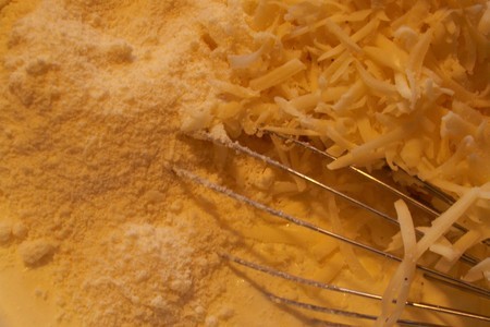 Мини киши или сырно -творожные  кексы в тесте фило.: шаг 4