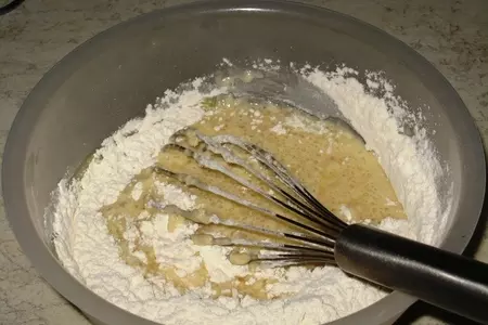 Закусочные сырные маффины с маринованными грибами и паприкой: шаг 3