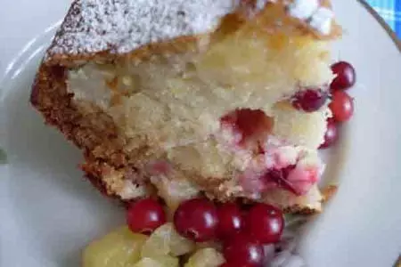 Пирог с ананасами и клюквой: шаг 5