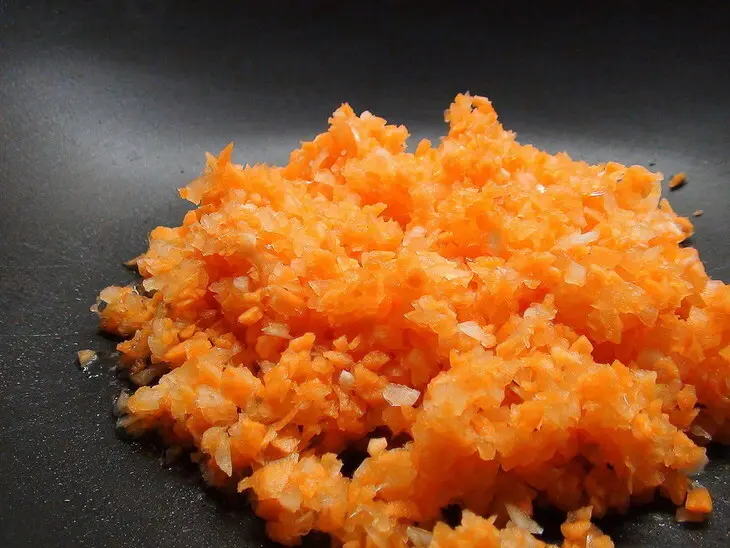 Макароны по-флотски, с рыбой и сметанным соусом аля «тар-тар».: шаг 8