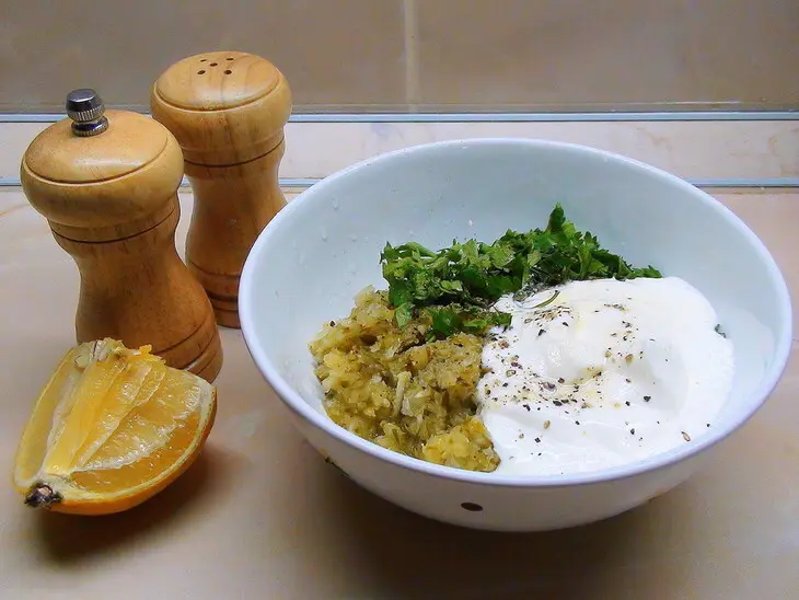 Макароны по-флотски, с рыбой и сметанным соусом аля «тар-тар».: шаг 16
