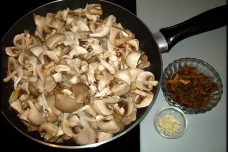 Spaghetti tetrazzini. паста, запечённая с курицей и грибами.: шаг 5