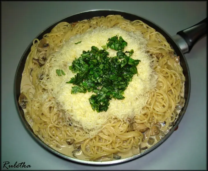 Spaghetti tetrazzini. паста, запечённая с курицей и грибами.: шаг 9