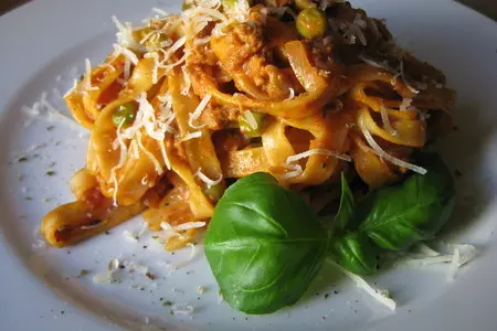 Паста с мясным соусом и сыром пармезан: шаг 5