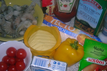 Закусочные корзиночки из слоеного теста с креветками, овощами и соусом бешамель: шаг 3
