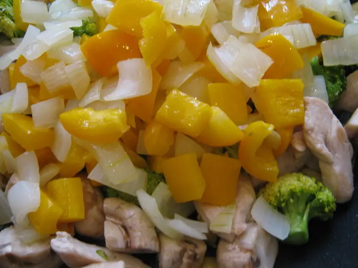 Цыплёнок по-тайски с орехом кешью.(thai cachew chicken): шаг 7