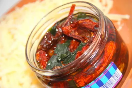 Картофельная запеканка с курицей и вялеными томатами.: шаг 1