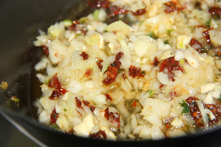 Caserolă de cartofi cu pui și roșii uscate la soare: Pasul 2