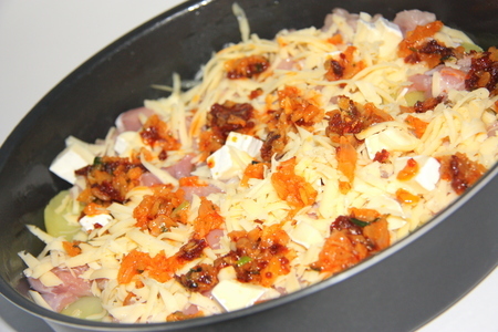 Картофельная запеканка с курицей и вялеными томатами.: шаг 5